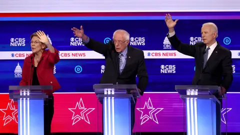 Elisabeth Warren, Bernie Sanders y Joe Biden, en el debate de los candidatos demócratas a la presidencia Elisabeth Warren, Bernie Sanders y Joe Biden, en el debate de los candidatos demócratas a la presidencia