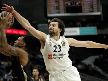 Sergio Llull, en acción ante el Olimpia Milán Sergio Llull, en acción ante el Olimpia Milán