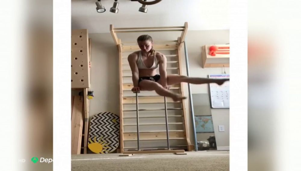 Kimber Rust, la atleta famosa por practicar yoga y escalar completamente desnuda