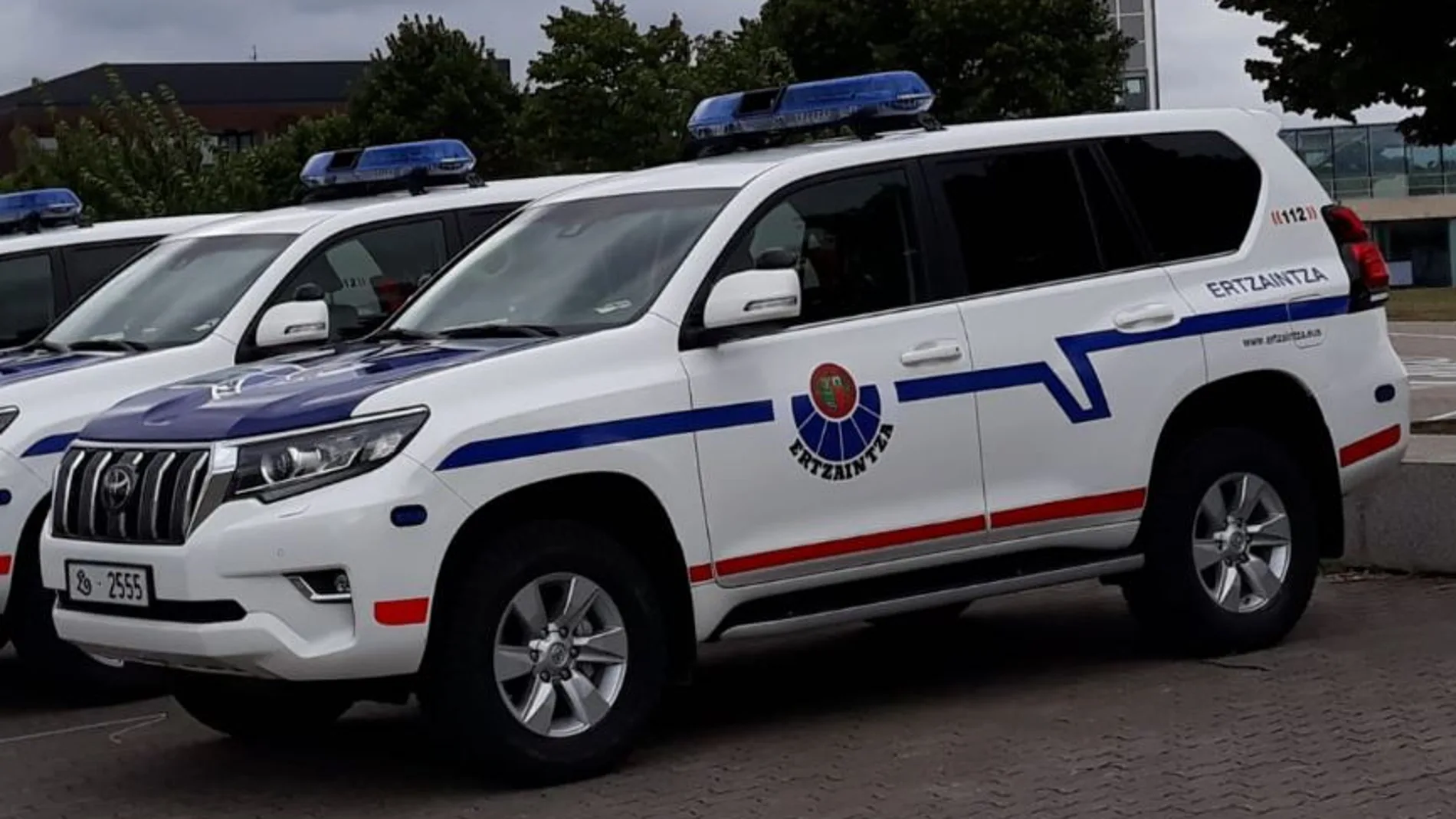 Coche patrulla de la Ertzaintza (Archivo) Coche patrulla de la Ertzaintza (Archivo)