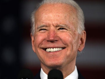 Joe Biden, sonriente tras su victoria en Carolina del Sur