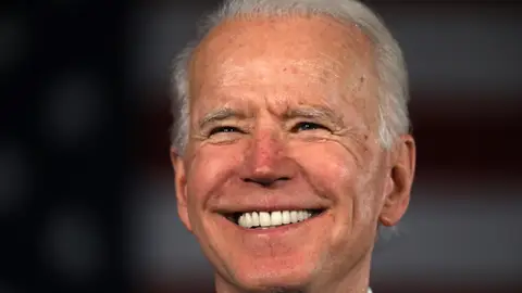 Joe Biden, sonriente tras su victoria en Carolina del Sur Joe Biden, sonriente tras su victoria en Carolina del Sur