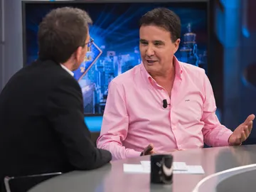 José Ramón de la Morena presume de colores rojiblancos en 'El Hormiguero 3.0' con una anécdota sobre su hijo José Ramón de la Morena presume de colores rojiblancos en 'El Hormiguero 3.0' con una anécdota sobre su hijo