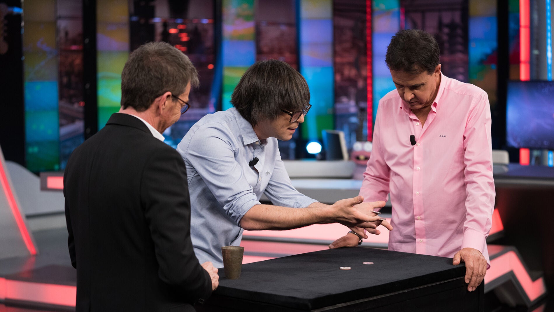 Luis Piedrahita sorprende con las monedas armónicas a José Ramón de la Morena en 'El Hormiguero 3.0'