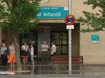 Una niña, grave tras caer a una piscina en Huesca Una niña, grave tras caer a una piscina en Huesca