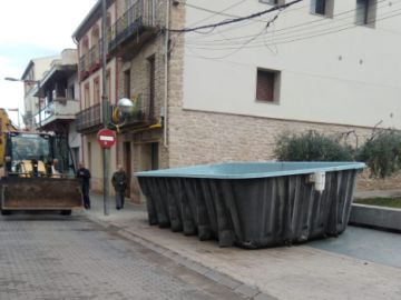 Cae una piscina de una azotea