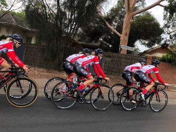 Las ciclistas del Doltcini-Van Eyck Sport