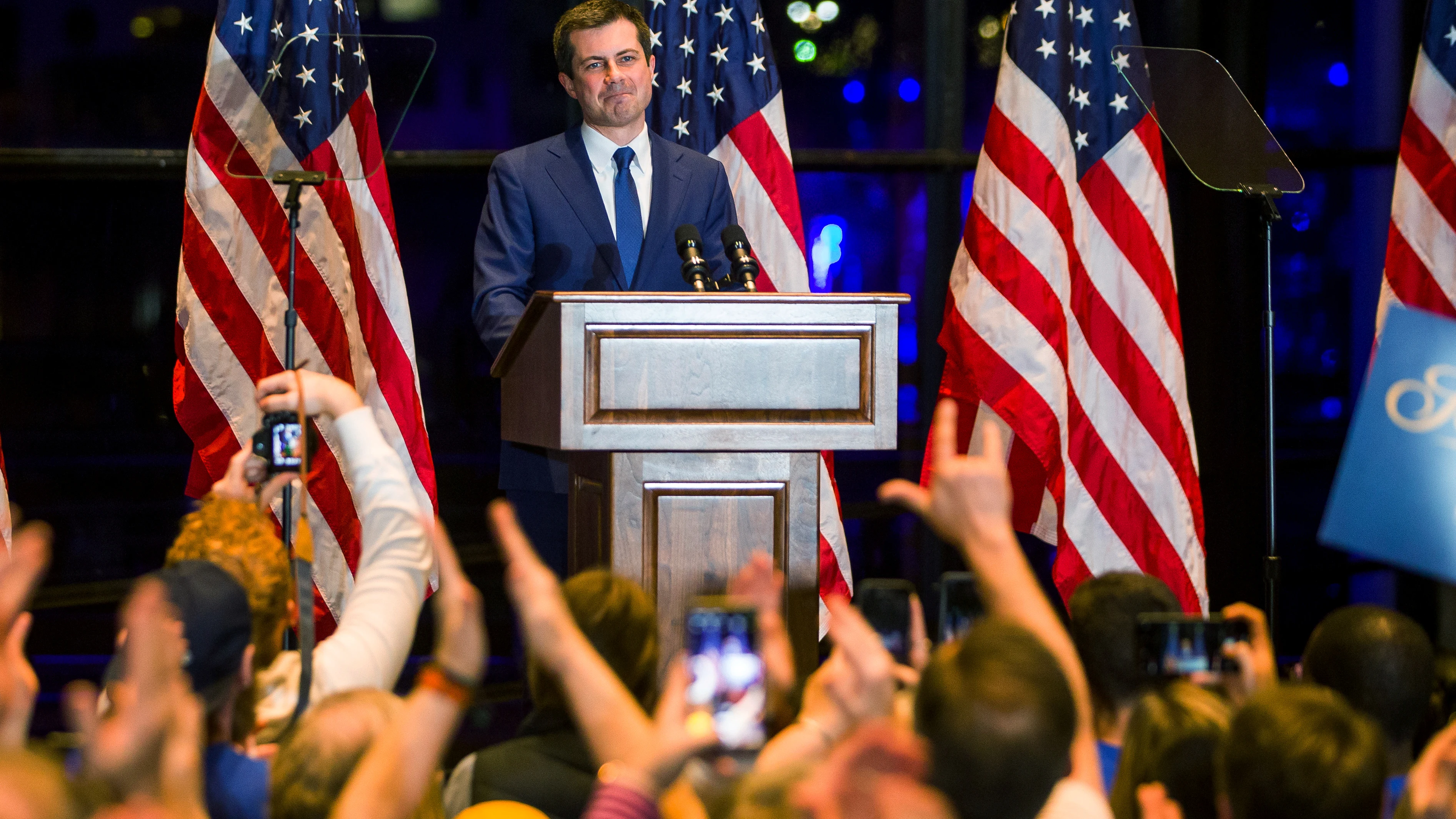 Buttigieg se retira de los primarias dem&oacute;cratas de EEUU