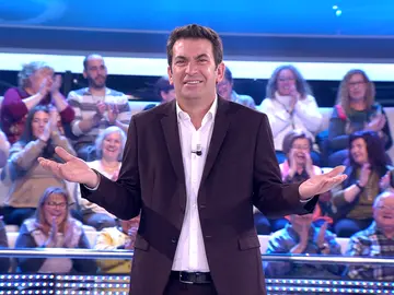 La original despedida de un concursante que pone en pie al público de '¡Ahora caigo!' La original despedida de un concursante que pone en pie al público de '¡Ahora caigo!'