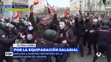 Zarandean al reportero de Espejo Público Teo Ibernón en las reivindicaciones de Policías y Guardia Civil