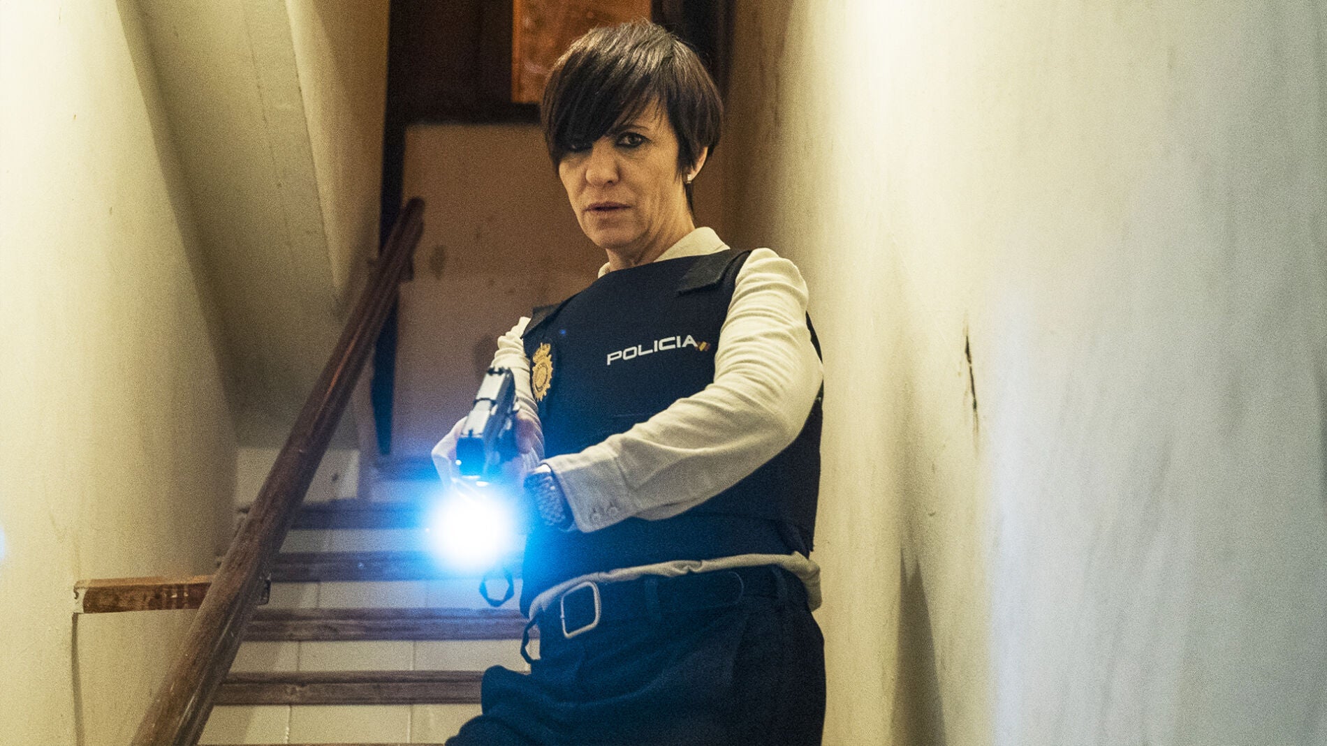 Eva arriesga su vida al enfrentarse cara a cara con Zarko, el sicario de Quitombo