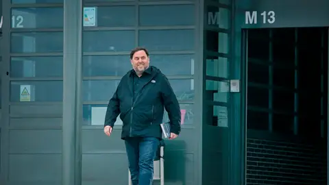 Oriol Junqueas tras su salida de prisión para dar clase en la universidad de Vic Oriol Junqueas tras su salida de prisión para dar clase en la universidad de Vic