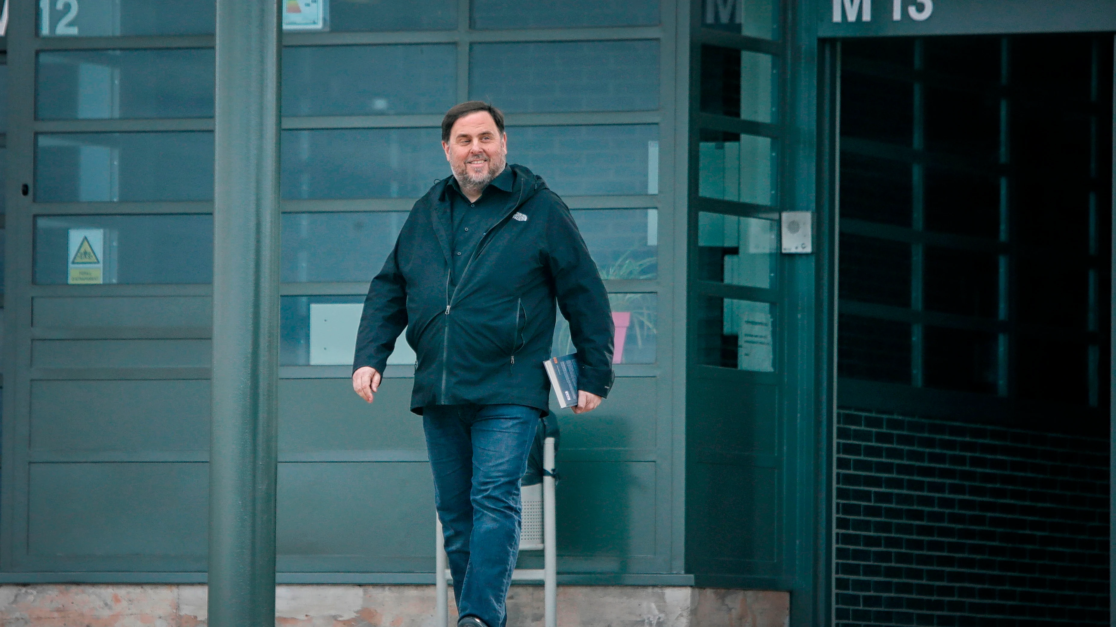 Oriol Junqueas tras su salida de prisión para dar clase en la universidad de Vic Oriol Junqueas tras su salida de prisión para dar clase en la universidad de Vic