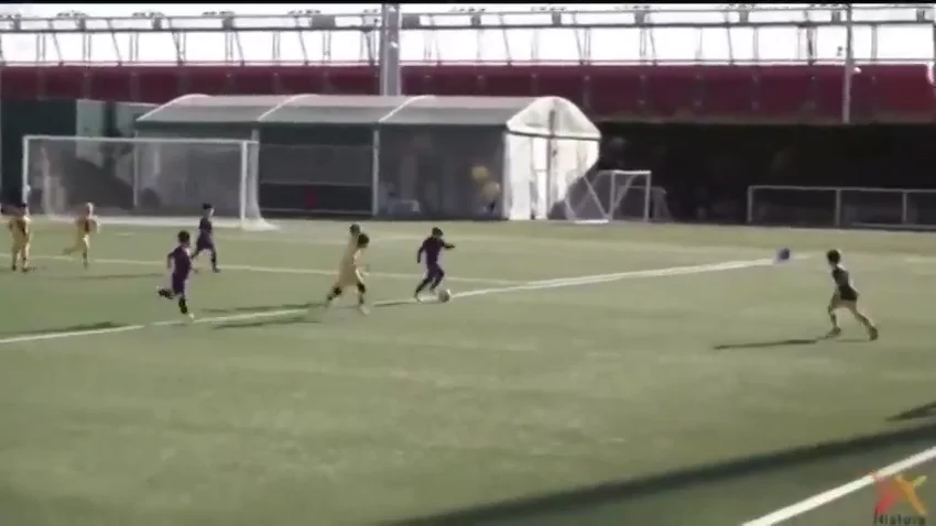 Thiago Messi ya impresiona en la cantera del Barcelona con solo siete años Thiago Messi ya impresiona en la cantera del Barcelona con solo siete años