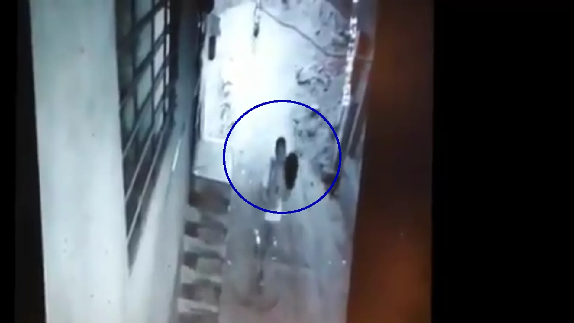 Captura del vídeo de la cámara de seguridad de Independencia Captura del vídeo de la cámara de seguridad de Independencia