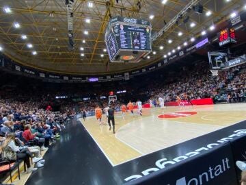 Deportes Antena 3 (04-03-20) Sanidad insiste en que el partido del Valencia Basket tendrá que jugarse a puerta cerrada por el coronavirus