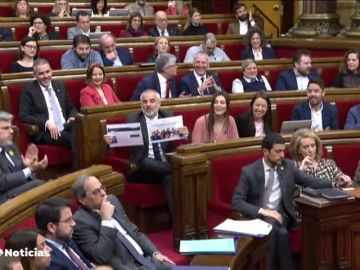 Torra y ERC escenifican sus diferencias en el pleno del Parlament