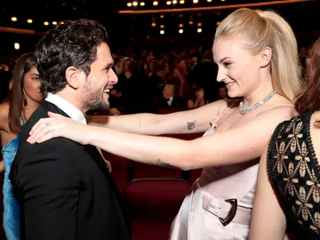 Kit Harington y Sophie Turner, Sansa Strak y Jon Snow en 'Juego de Tronos' Kit Harington y Sophie Turner, Sansa Strak y Jon Snow en 'Juego de Tronos'