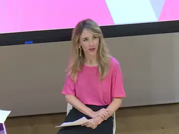 Cayetana Álvarez de Toledo: "Lo mandaría a dormir al sofá si mi marido sale a defenderme como Iglesias a Montero" Cayetana Álvarez de Toledo: "Lo mandaría a dormir al sofá si mi marido sale a defenderme como Iglesias a Montero"