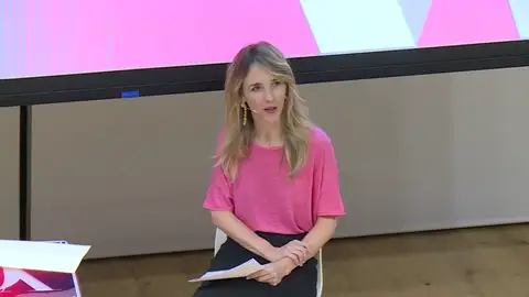 Cayetana Álvarez de Toledo: "Lo mandaría a dormir al sofá si mi marido sale a defenderme como Iglesias a Montero" Cayetana Álvarez de Toledo: "Lo mandaría a dormir al sofá si mi marido sale a defenderme como Iglesias a Montero"