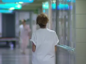 Más de 100 sanitarios siguen aislados por el coronavirus Más de 100 sanitarios siguen aislados por el coronavirus