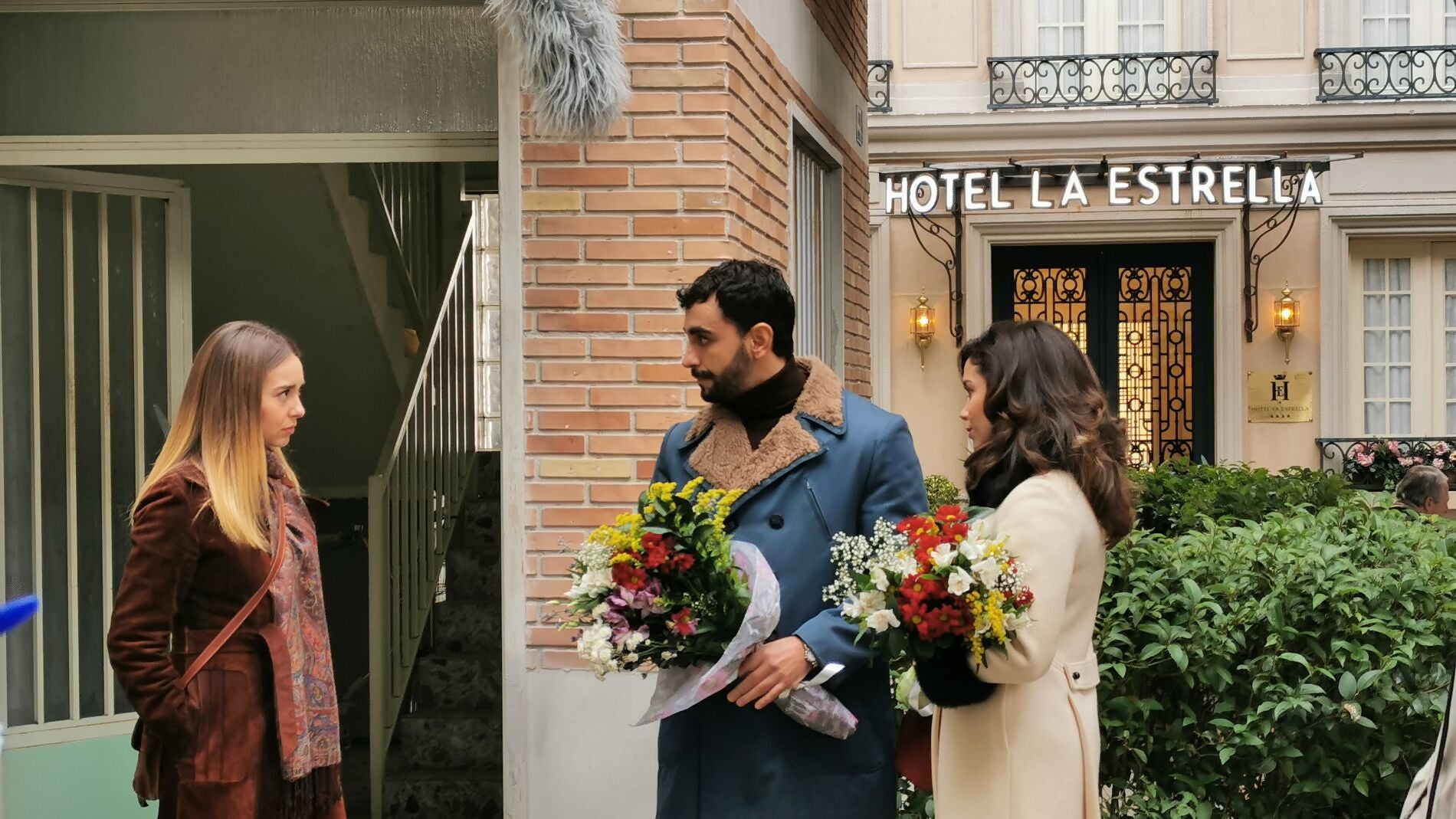Tras las c&aacute;maras del inc&oacute;modo encuentro entre Amelia, Luisita y Sebas