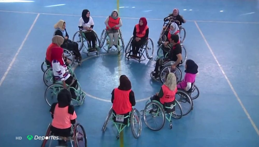 El baloncesto en silla de ruedas, un método de salvación en peligro para las mujeres discapacitadas en Afganistán 