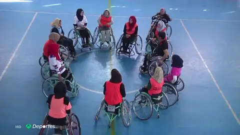 El baloncesto en silla de ruedas, un método de salvación en peligro para las mujeres discapacitadas en Afganistán El baloncesto en silla de ruedas, un método de salvación en peligro para las mujeres discapacitadas en Afganistán
