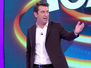 Arturo Valls demuestra en '¡Ahora caigo!' sus avances en canto pese a las adversidades Arturo Valls demuestra en '¡Ahora caigo!' sus avances en canto pese a las adversidades