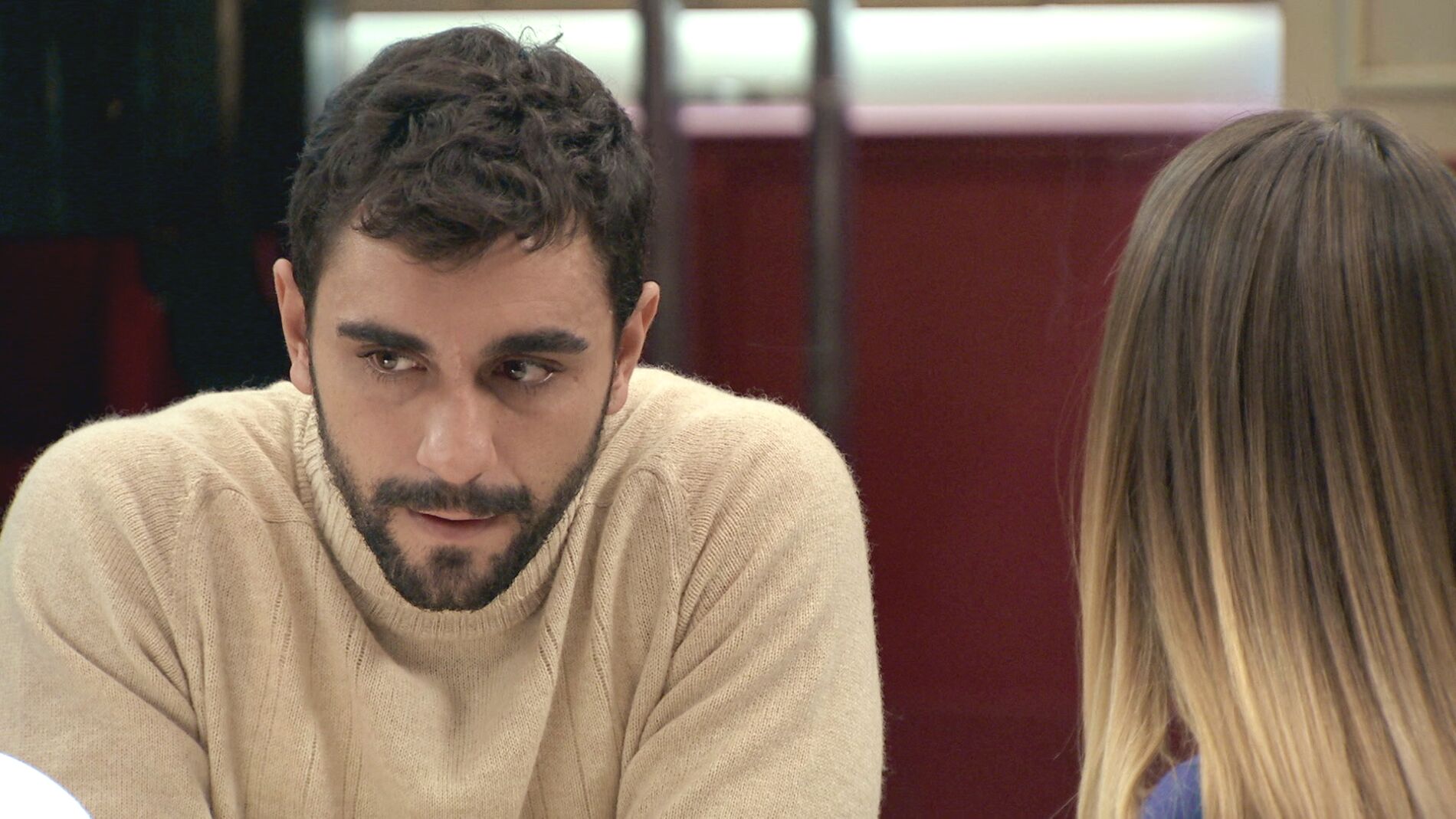 Luisita, enfadada le exige a Sebas una explicación