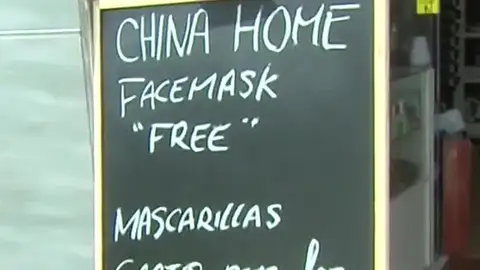 Comercios chinos de Nerja y Estepona ofrecen gratis mascarillas y gel de manos Comercios chinos de Nerja y Estepona ofrecen gratis mascarillas y gel de manos