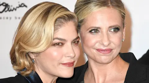 Selma Blair y Sarah Michelle Gellar Selma Blair y Sarah Michelle Gellar