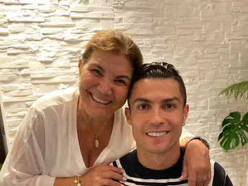 Cristiano Ronaldo con su madre Dolores Aveiro Cristiano Ronaldo con su madre Dolores Aveiro