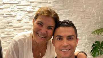 Cristiano Ronaldo con su madre Dolores Aveiro