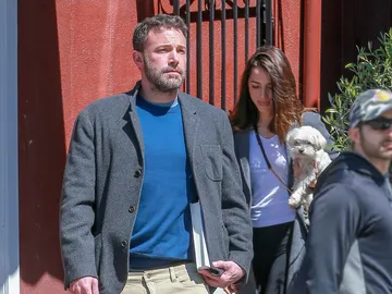 Ben Affleck y Ana ded Armas por las calles de Los Ángeles  Ben Affleck y Ana ded Armas por las calles de Los Ángeles