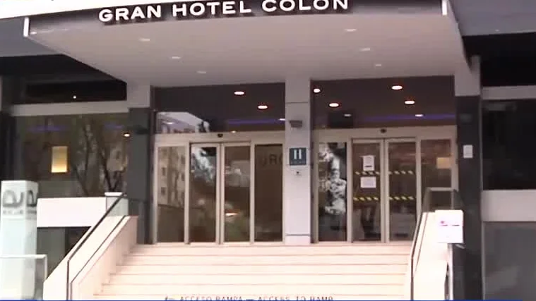 Entrada del Gran Hotel Col&oacute;n
