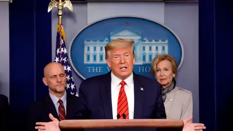 El presidente de los Estados Unidos, Donald Trump, comparece ante los medios El presidente de los Estados Unidos, Donald Trump, comparece ante los medios