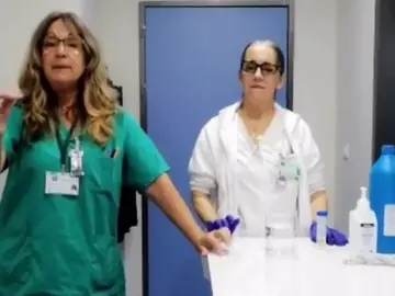 Una enfermera de Cádiz explica a ritmo de chirigota como usar lejía para desinfectar de coronavirus el hospital Una enfermera de Cádiz explica a ritmo de chirigota como usar lejía para desinfectar de coronavirus el hospital
