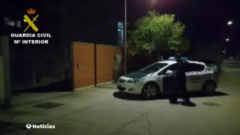 La Guardia Civil visita las residencias de ancianos para comprobar su estado durante la crisis del coronavirus La Guardia Civil visita las residencias de ancianos para comprobar su estado durante la crisis del coronavirus