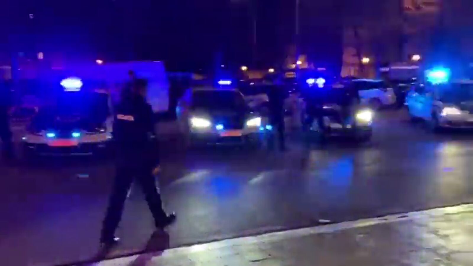 Tres detenidos por lanzar sillas y botellas contra la Ertzaintza en un botellón en Plentzia, en el País Vasco