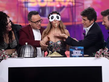 La cata a ciegas del menú de la boda de Chenoa en ‘Tu cara me suena’ La cata a ciegas del menú de la boda de Chenoa en ‘Tu cara me suena’