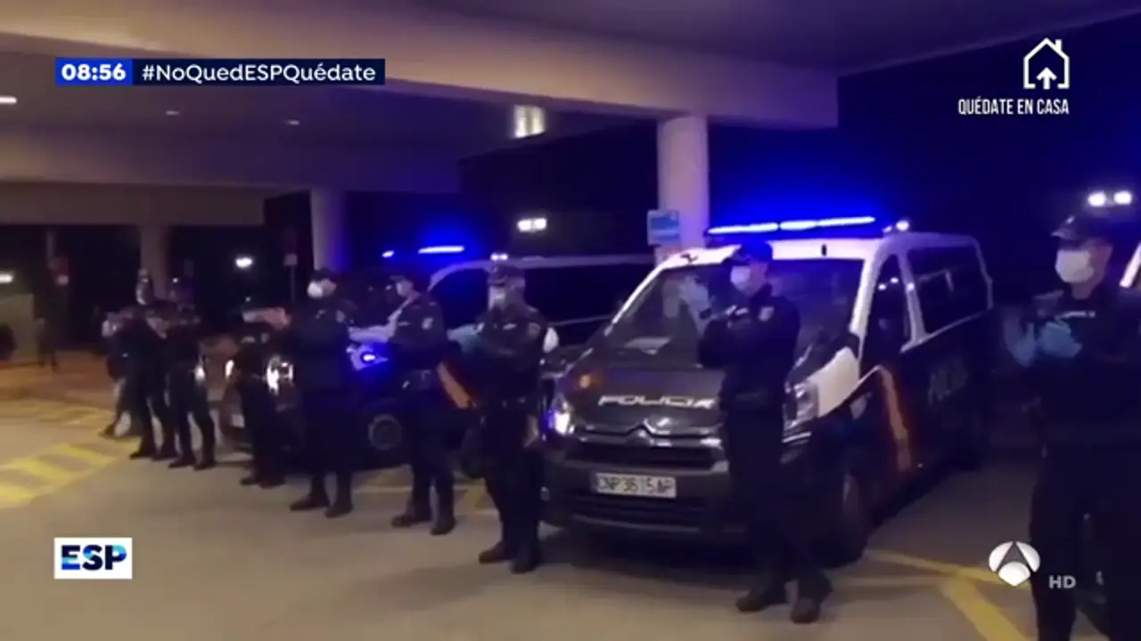 El emotivo homenaje de la Policía a los sanitarios de la Fundación Jiménez Díaz