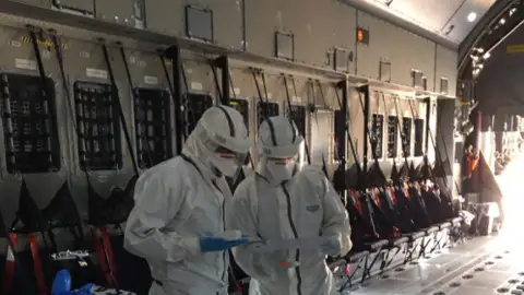 El ejército del Aire evacua a un paciente positivo en coronavirus en Yibuti El ejército del Aire evacua a un paciente positivo en coronavirus en Yibuti