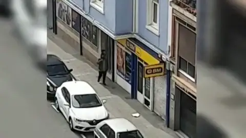 Un hombre se salta la cuarentena y Un hombre se salta la cuarentena y