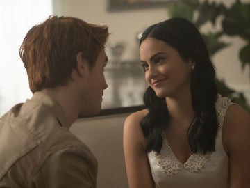 Archie y Veronica en 'Riverdale'