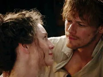 Caitriona Balfe y Sam Heughan como Claire y Jamie en 'Outlander' Caitriona Balfe y Sam Heughan como Claire y Jamie en 'Outlander'