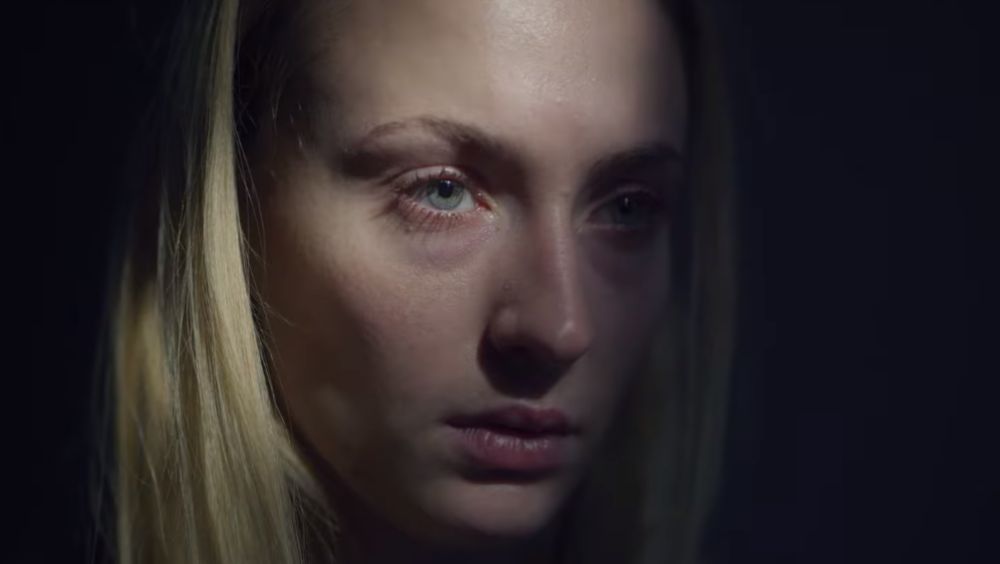 Films Et Séries Tv Avec Sophie Turner Primer tráiler de 'Survive': Sophie Turner lucha por su vida en su