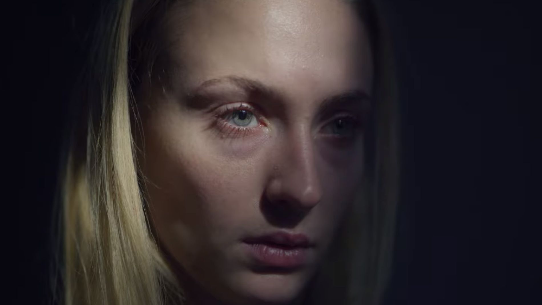 Sophie Turner en 'Survive'