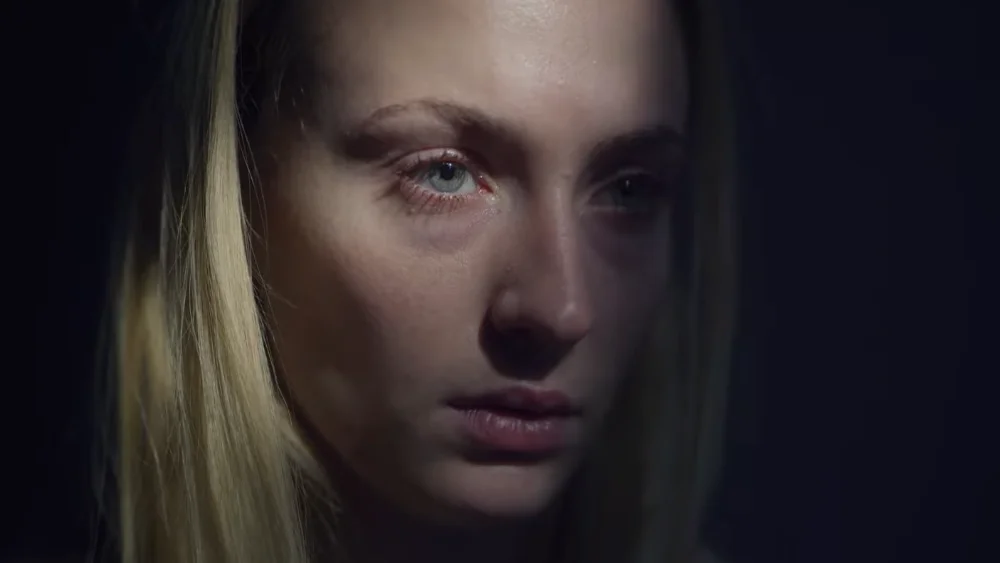Sophie Turner en 'Survive' Sophie Turner en 'Survive'