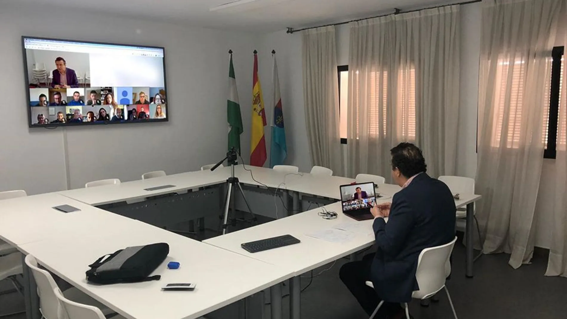 Alcalde de La Rinconada por videoconferencia Alcalde de La Rinconada por videoconferencia